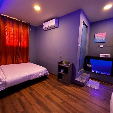 Cow B Homestay เซมปอร์นา ภายนอก รูปภาพ
