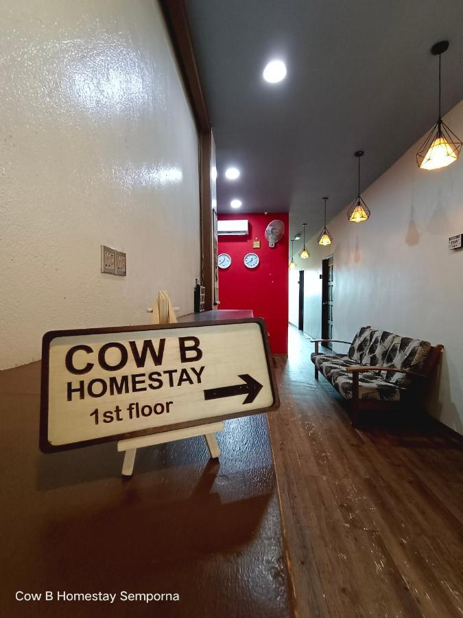 Cow B Homestay เซมปอร์นา ภายนอก รูปภาพ