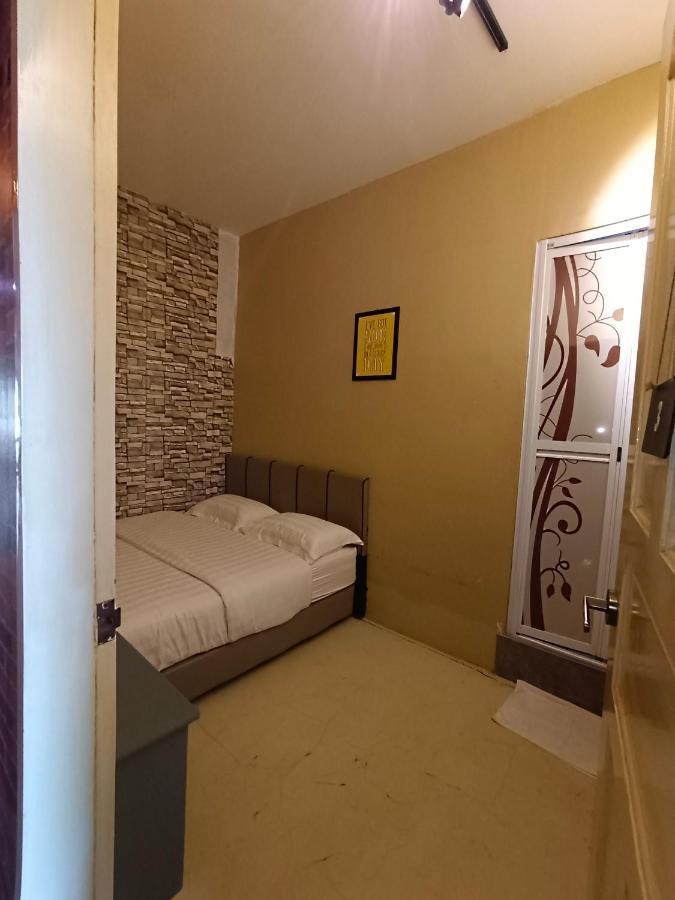 Cow B Homestay เซมปอร์นา ภายนอก รูปภาพ