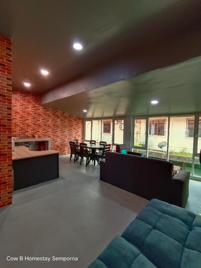 Cow B Homestay เซมปอร์นา ภายนอก รูปภาพ