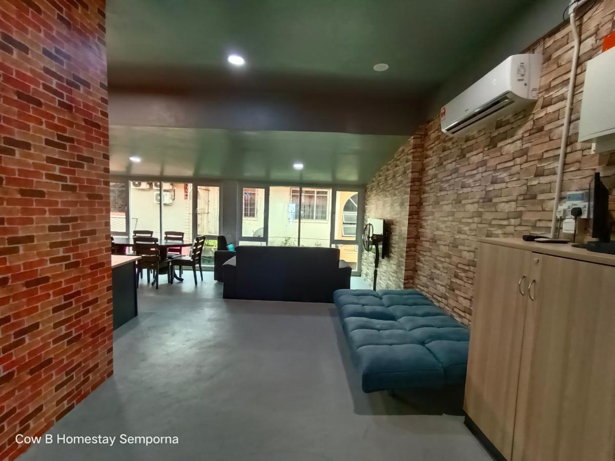 Cow B Homestay เซมปอร์นา ภายนอก รูปภาพ