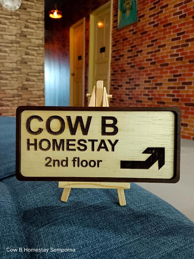 Cow B Homestay เซมปอร์นา ภายนอก รูปภาพ