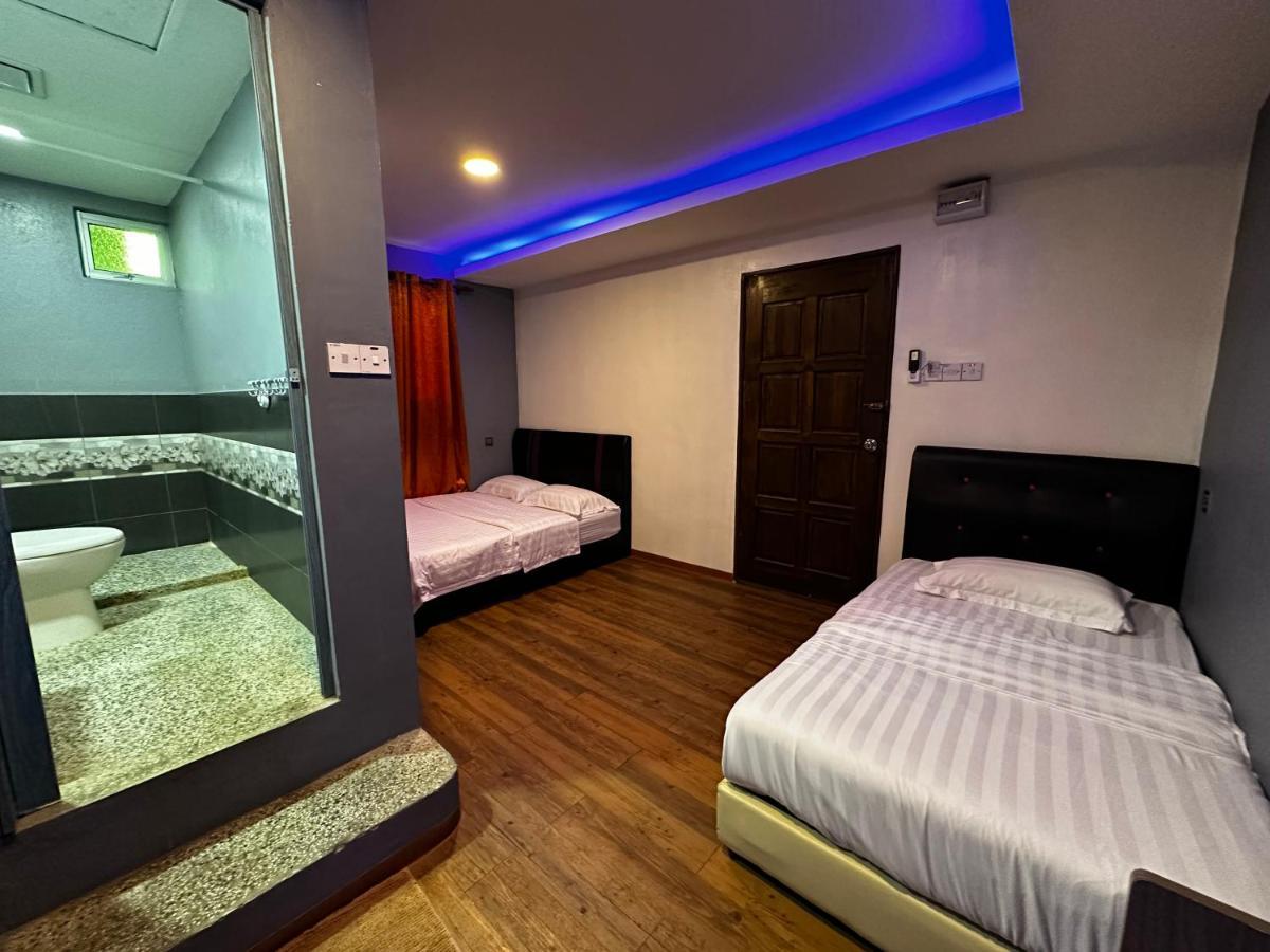 Cow B Homestay เซมปอร์นา ภายนอก รูปภาพ