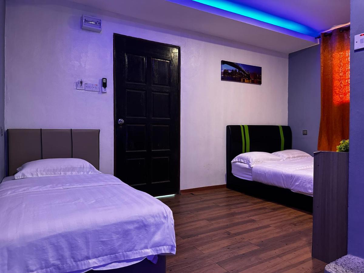 Cow B Homestay เซมปอร์นา ภายนอก รูปภาพ