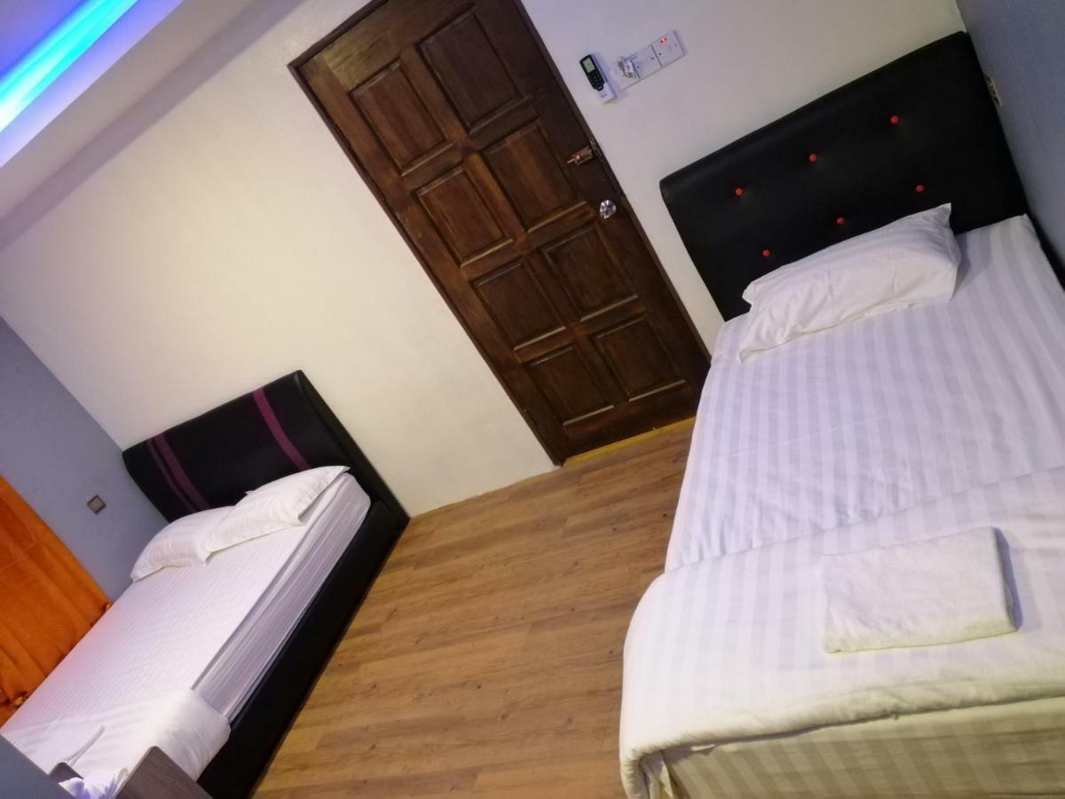 Cow B Homestay เซมปอร์นา ภายนอก รูปภาพ